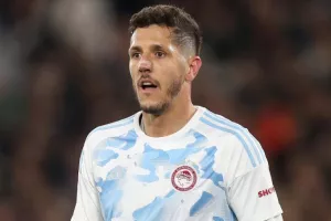 "Ο Γιόβετιτς αποχωρεί ως ελεύθερος από τον Ολυμπιακό"