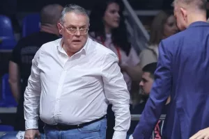 Πρόεδρος Ερυθρού Αστέρα: «Ο πιο βρώμικος παίκτης ο Λεντέι-Ο Σάβιτς απειλούσε διαιτητές»