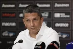 Λουτσέσκου: «Ο κόσμος μπορεί δικαιωματικά να ονειρεύεται, εγώ θα πηγαίνω game by game»