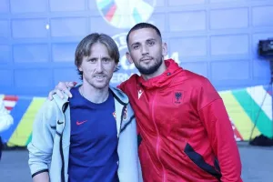 Modric/AEΛ