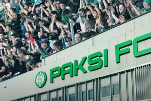 ΦΟΥΛ το Paksi FC Stadion 