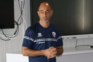 Στρέφεται αλλού…