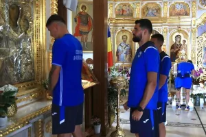 (Πιθανή αντίπαλος ΑΕΚ) Πριν τον τελικό... άναψαν κεριά (φώτος)