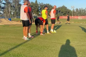 Σήκωσαν μανίκια στη Νέα Σαλαμίνα (φώτος)