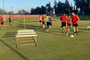 Σήκωσαν μανίκια στη Νέα Σαλαμίνα (φώτος)