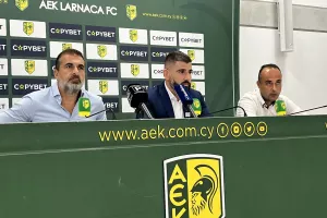 (Βίντεο/Φώτος) “Η μεγαλύτερη συμφωνία που έγινε ποτέ-Αυτό δείχνει πόσο μεγάλωσε η ΑΕΚ” 