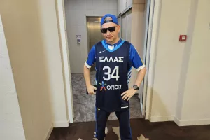 ΑΠΟΕΛ,Ελλάς,Γιάννης!  