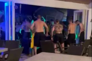 ΑΕΛίστες/παραλιακά!