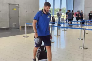 Η αποστολή του ΑΠΟΕΛ στο αεροδρόμιο (Φώτος)