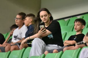 Σκέφτεται ΑΠΟΕΛ η κυρία...