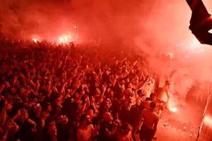 "Θρύλε παίξε γερά"