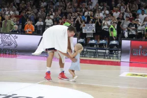 Έκλεψε την παράσταση η πανέμορφη κορούλα του Γιόκιτς
