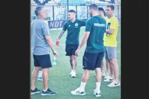 (BINTEO) H άφιξη της ΑΕΚ στη Λεωφόρο και τα πηγαδάκια