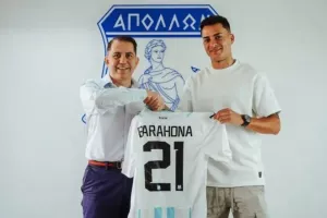 Χειραψία με Νίκο Κίρζη
