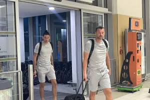 Η αποστολή της Πάφου στο αεροδρόμιο (Φώτος)