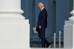 ΗΠΑ: Οπλίτης του Πολεμικού Ναυτικού προσπάθησε να αποκτήσει πρόσβαση στο ιατρικό αρχείο του Μπαίντεν