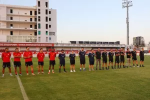 Η επίσημη πρώτη της Νέας Σαλαμίνας (Φώτος/βίντεο)