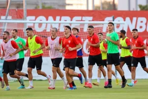 Η επίσημη πρώτη της Νέας Σαλαμίνας (Φώτος/βίντεο)