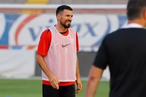 Η επίσημη πρώτη της Νέας Σαλαμίνας (Φώτος/βίντεο)