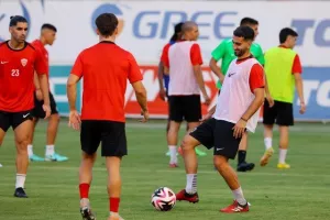 Η επίσημη πρώτη της Νέας Σαλαμίνας (Φώτος/βίντεο)