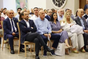 Η επίσκεψη ΚΟΑ - Ολυμπιακής ομάδας στο Προεδρικό (Φώτος)