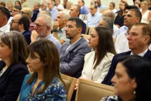 Η επίσκεψη ΚΟΑ - Ολυμπιακής ομάδας στο Προεδρικό (Φώτος)