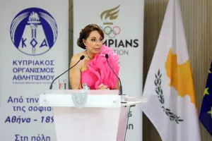 Η επίσκεψη ΚΟΑ - Ολυμπιακής ομάδας στο Προεδρικό (Φώτος)