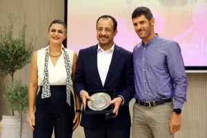 Η επίσκεψη ΚΟΑ - Ολυμπιακής ομάδας στο Προεδρικό (Φώτος)