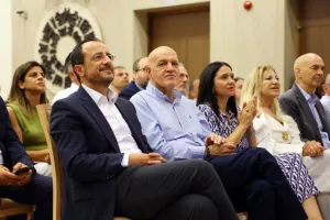 Η επίσκεψη ΚΟΑ - Ολυμπιακής ομάδας στο Προεδρικό (Φώτος)