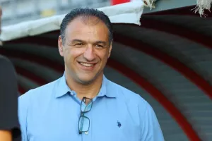 Η επίσημη πρώτη της Νέας Σαλαμίνας (Φώτος/βίντεο)