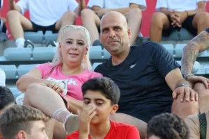 Η επίσημη πρώτη της Νέας Σαλαμίνας (Φώτος/βίντεο)