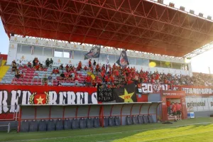 Η επίσημη πρώτη της Νέας Σαλαμίνας (Φώτος/βίντεο)