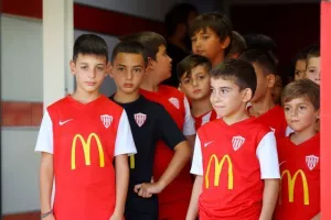 Η επίσημη πρώτη της Νέας Σαλαμίνας (Φώτος/βίντεο)