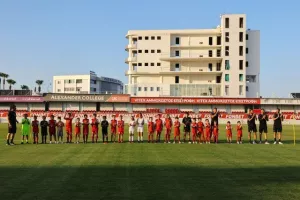 Η επίσημη πρώτη της Νέας Σαλαμίνας (Φώτος/βίντεο)