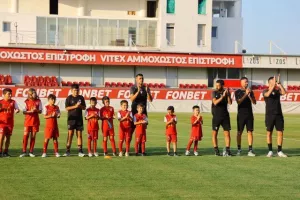 Η επίσημη πρώτη της Νέας Σαλαμίνας (Φώτος/βίντεο)