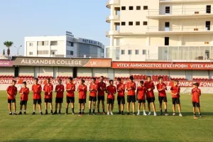 Η επίσημη πρώτη της Νέας Σαλαμίνας (Φώτος/βίντεο)