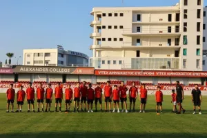 Η επίσημη πρώτη της Νέας Σαλαμίνας (Φώτος/βίντεο)
