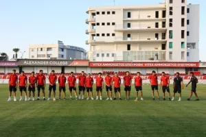 Η επίσημη πρώτη της Νέας Σαλαμίνας (Φώτος/βίντεο)