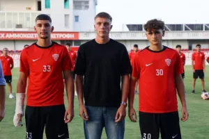 Η επίσημη πρώτη της Νέας Σαλαμίνας (Φώτος/βίντεο)