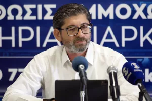 "Είναι δύσκολο, όλοι όσοι είναι εκτός των Συμβουλίων «πυροβολούν» τους μέσα"