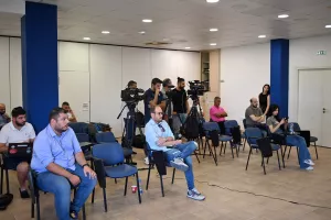 "Είναι δύσκολο, όλοι όσοι είναι εκτός των Συμβουλίων «πυροβολούν» τους μέσα"