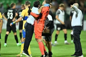 Πετροκούμπ-ΑΠΟΕΛ: Με "ζωγραφιά" Μαρκίνιος... συνεχίζει με στόχο τ' αστέρια! (Φώτος)