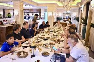 Δεξιώθηκαν τα ΜΜΕ από το ΑΠΟΕΛ (φώτος)