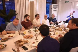 Δεξιώθηκαν τα ΜΜΕ από το ΑΠΟΕΛ (φώτος)