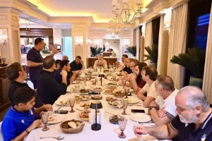 Δεξιώθηκαν τα ΜΜΕ από το ΑΠΟΕΛ (φώτος)