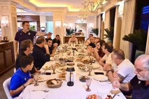 Δεξιώθηκαν τα ΜΜΕ από το ΑΠΟΕΛ (φώτος)