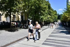 (Φώτος) Πήρε “πορτοκαλί” χρώμα το Κισινάου 