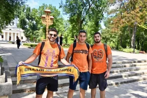 (Φώτος) Πήρε “πορτοκαλί” χρώμα το Κισινάου 