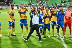 Πετροκούμπ-ΑΠΟΕΛ: Με "ζωγραφιά" Μαρκίνιος... συνεχίζει με στόχο τ' αστέρια! (Φώτος)