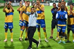 Πετροκούμπ-ΑΠΟΕΛ: Με "ζωγραφιά" Μαρκίνιος... συνεχίζει με στόχο τ' αστέρια! (Φώτος)